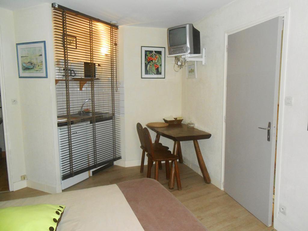 Les Locations Du Puits Bed & Breakfast โรชฟอต์อองแตร์ ห้อง รูปภาพ
